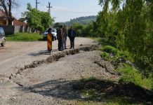 Firma familiei unui deputat PNL lucrează la consolidarea unui drum județean din Gorj