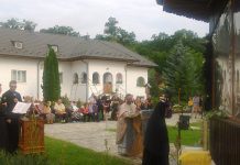 Mănăstirea «SFÂNTA TREIME» de la Strâmba-Jiu şi-a sărbătorit Hramul! – ,,La Sfânta Mănăstire de la Strâmba-Jiu serbăm şi, totodată, înălţăm sfinte rugăciuni la Preasfânta Treime!