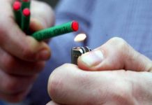 Vecinul i-a aruncat petarde în curte. A sunat la 112 și a fost amendat!