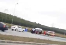 Video: Mașină răsturnată în parcarea de la Moi