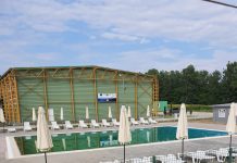 Bazin de înot la Bustuchin