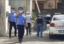 VIDEO: Afaceristul Maronidis, acuzat de sex cu minore, hulit de familiile fetelor