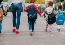 Cursuri cu prezență fizică pentru toți elevii și preșcolarii până la pragul de 6 la mie. Ce măsuri se mai pregătesc pentru noul an școlar