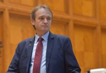 Weber: Guvernanții lasă deschiderea anului școlar la voia întâmplării