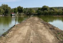 Amendat pentru digul de pe lac