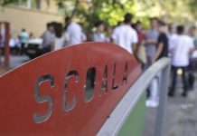 Petiție online lansată de CNE: ”Nu mai jucați ping-pong cu educația din România!”