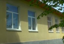 Școală veche de 100 de ani, reabilitată și extinsă. Dispar sobele pe lemne și WC-ul din fundul curții