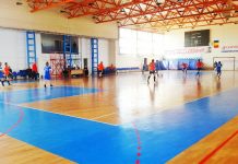 Șoc, 215 candidați, în același timp, la proba scrisă! Concursul de directori, susținut în sala de sport de la Voievod Litovoi