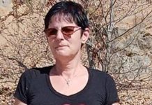 O femeie amenință cu un protest extrem! ,,Nu-mi rămâne decât să intru în greva foamei pe scările Tribunalului Gorj!“