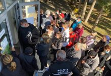 Îmbulzeală la ghișeul pentru cei nevaccinați anti-Covid-19!