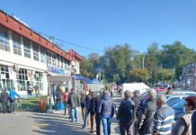 Piața Centrală: Stai o oră să plătești parcarea!