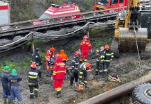 Imagini de la tragedia de la Cariera Roșia, în care un miner a fost strivit de utilajul pe care-l conducea