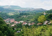 În umbra Vâlcanului