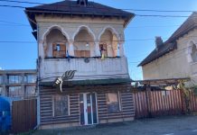 Mort în casă alături de câine decedat și el!