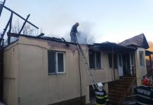 Godinești: Acoperișul unei case, distrus în incendiu!
