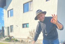 VIDEO: Rețeta săptămânii – Fabi’s Kitchen: Pui în vin roșu gătit la colecția etnografică Daciana Ungureanu