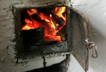 Deces! Familie din Ungureni, intoxicată cu monoxid de carbon