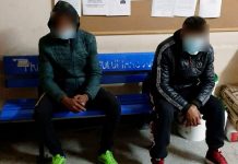 Doi tineri beți au distrus 8 panouri electorale. Unul este în pușcărie, celălalt la reeducare!