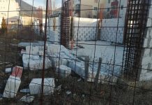 România lucrului bine făcut! S-a dărâmat blocul ANL de la Bumbești-Jiu! Constructorul, legături cu Mafia!