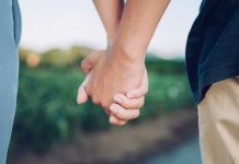 Lacăte, în iubire?!