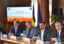 Tinerii, îndemnați să se întoarcă la sat. „Facebook-ul nu ne dă de mâncare niciunuia dintre noi”