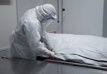 Riscă să rămână fără slujba obținută în pandemie. „Discriminare inacceptabilă”