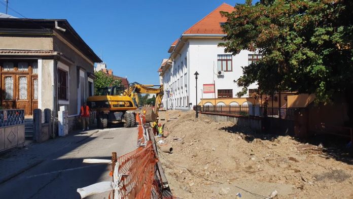 1b1e904be952e9b6fbad13f7893cfce8maxim (1)