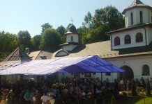 Mănăstirea «Sfânta Treime» de la Strâmba-Jiu, Oraşul Turceni (Gorj) şi-a sărbătorit hramul (I) – ,,Sărbătoarea închinată «Sfintei Treimi», ne reuneşte în această sfântă mănăstire, unde părinţii slujitori, maicile şi surorile preamăresc pe Tatăl Cel Ceresc, pe Fiul şi pe Sfântul Duh”!