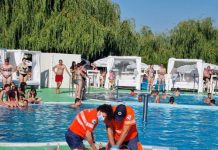 Înecat sub privirile a zeci de oameni într-o apă de 1,5 metri!