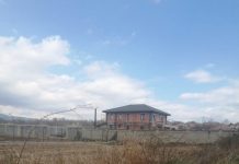 Vila fiului primarului de Bumbești-Jiu, cu autorizația de construcție anulată de instanța de judecată! Casa și piscina polițistului, realizate în proporție de 97%