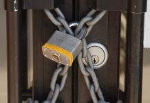 Tot mai multe firme radiate