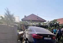 Bălești: O femeie a adormit la volan – A intrat într-o altă mașină și-ntr-o curte