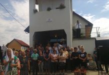 Mitropolitul Olteniei a sfinţit în Gorj o nouă Casă a Lui Dumnezeu (I) – ,,Îl preamărim pe Dumnezeu, pentru că El este Cel care sălăşluieşte în Casa Sa, adică, în biserică”!