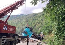 VIDEO: S-a răsturnat cu TIRUL în Defileu! Circulație blocată, cu orele!