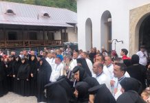 Mănăstirea Tismana şi-a sărbătorit marele Hram «Adormirea Maicii Domnului»(II) – Maica Domnului ne dă la fiecare în parte din harul său care este de la Duhul Sfânt, pentru că s-a pogorât Duhul Sfânt asupra sa, la Bunavestire”!