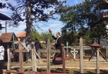 Slujbă de pomenire la Muzeul Crucilor din Măceșu