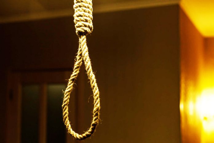 Femeie spânzurată la Bâlteni