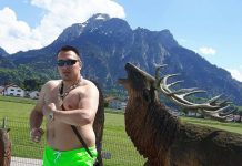 VIDEO: Proxenetul care aduna banii cu fărașul, condamnat la 15 ani de închisoare!