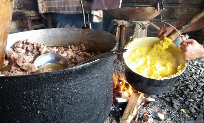 viata-la-stana-povestea-incredibila-a-stanei-de-pe-transalpina-unde-gasesti-bucate-traditionale-din-carne-de-oaie-141