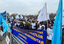 Angajații din Educație, protest în fața Palatului Parlamentului