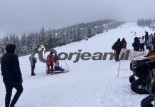 Ninge la Rânca! Turiști fericiți pe pârtie!