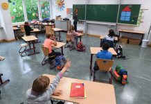 Când recuperează elevii liberele date de Guvern