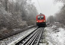 VIDEO: Trenuri întârziate și câte 5 ore în Valea Jiului!
