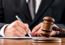 Brățară electronică pentru elevul violator!