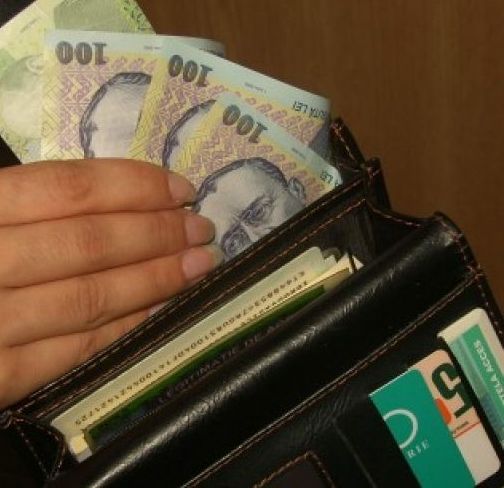Scoarța: Își acuză soția că i-a furat banii