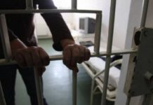 Pușcărie pentru… un geam spart