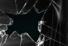 A distrus geamul unui local din Mătăsari pentru că vânzătoarea nu l-a mai servit cu alcool