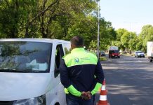 Zeci de mașini cu risc iminent de accident pe șoselele din județ