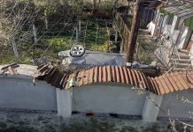 Țicleni: În ce hal și-a distrus mașina un șofer turmentat care fugea de poliție!