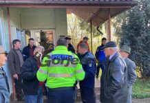 Scandal la Obștea Peștișani! Ion Poenaru contestat în stradă!